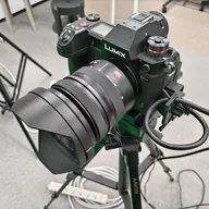 Panasonic S1Hカメラと16-35mmレンズ